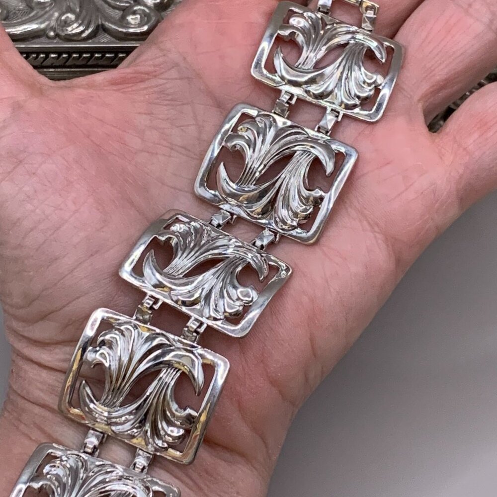 W.E. Richards Repousse Openwork Panel Sterling Silver Wave Vtg Bracelet J217 - Picture 2 of 8